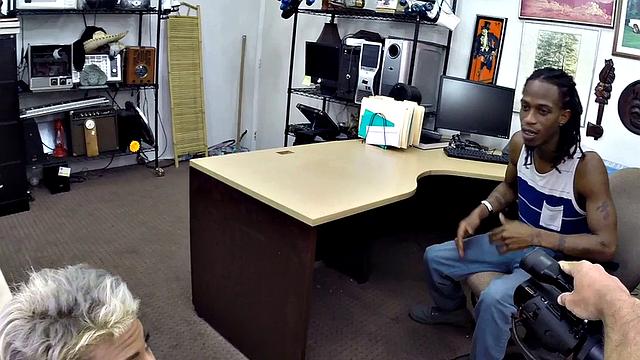 Pawnshop amateur babe pussydrilled in office till facial