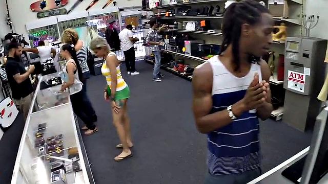 Pawnshop amateur babe pussydrilled in office till facial