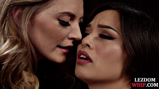 Strapon mistress fucking mouthgagged slut