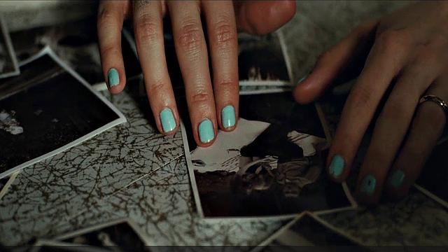 Blonde celebrity Riley Keough gets naughty in public with a topless bra-clad scene