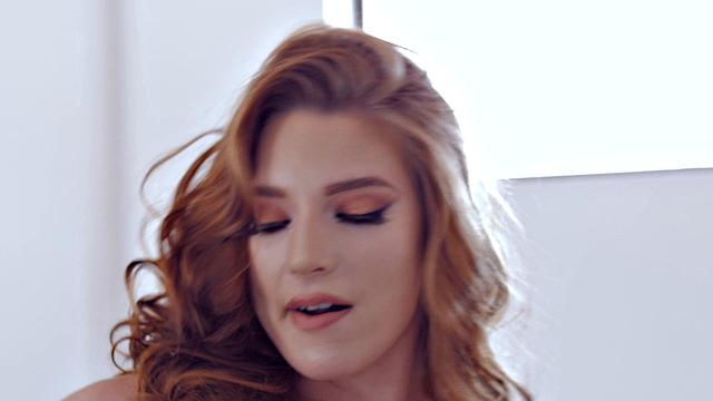 Slender Redhead Jaycee Starr Wake Up Sex POV
