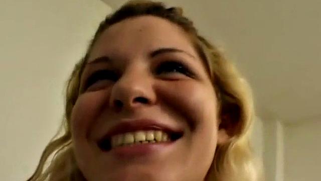 Sexy blonde gets her pussy banged