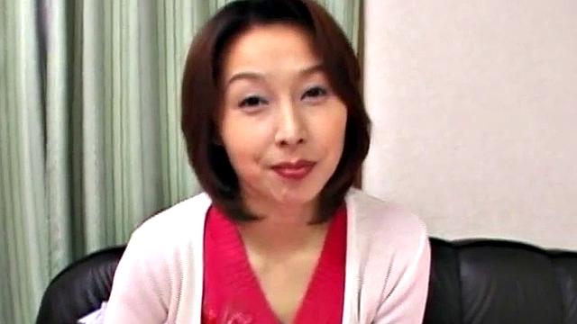 Cute Asian MILF pussy toyed