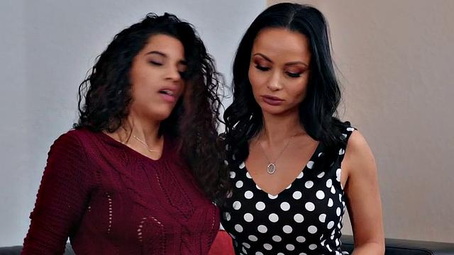 Curvy lesbian pussylicking stepmom in erotic couple