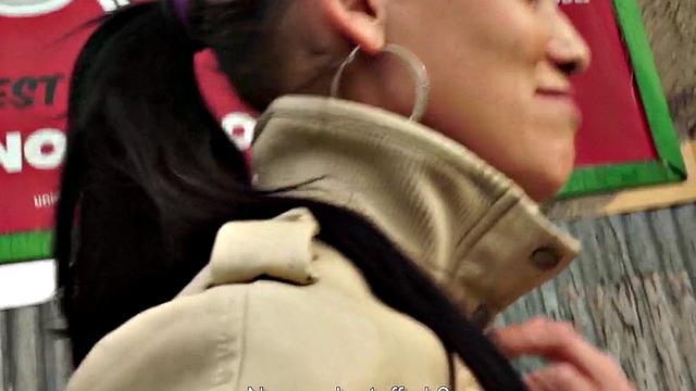 Brunette amateur gets outdoors and gives a hot blowjob