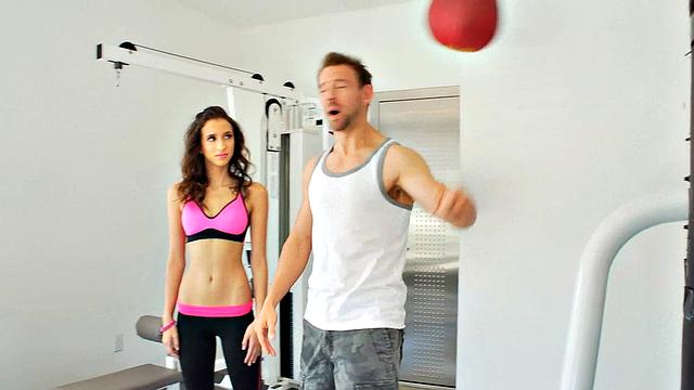 belle ловит жаркий трах от профи по зрелым