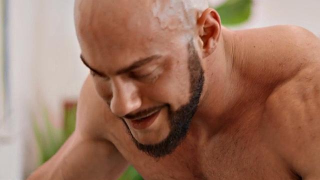 Amateur muscled jock barebacked by BF till cumshot