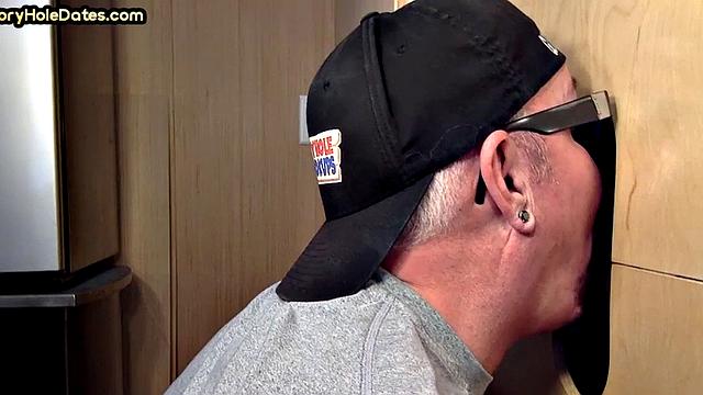 Gloryhole amateur enjoys sucking dick till cum in mouth