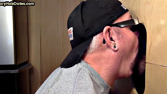 Gloryhole amateur enjoys sucking dick till cum in mouth