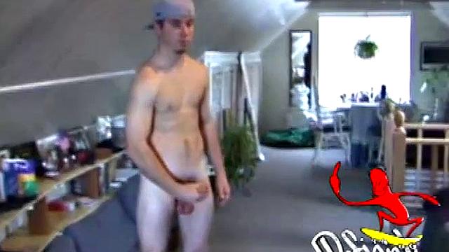 Кори Вудолл дрочит и кончает