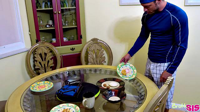 Step Sis Likes To Suck - S15:E6