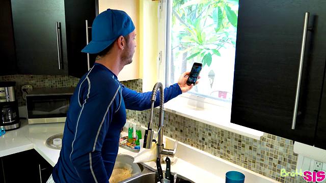 Step Sis Likes To Suck - S15:E6