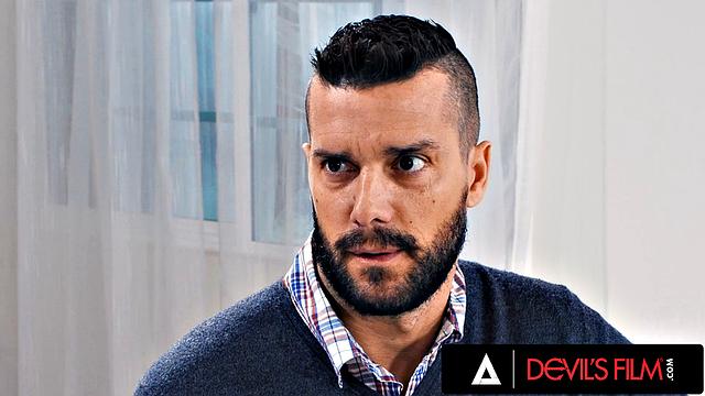 Кайлер Куинн уступает запретному соблазну и отдается аналу с отчимом