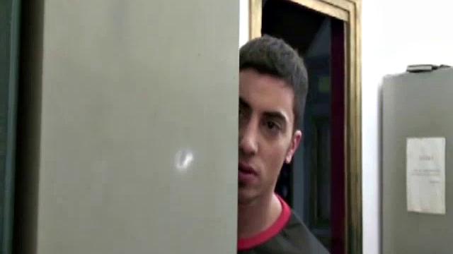 Tommy hooks up with Esteban Paes and Mateus Fogaca in a small locker room. Interaction focus on mutual pleasure.