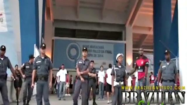 Tommy hooks up with Esteban Paes and Mateus Fogaca in a small locker room. Interaction focus on mutual pleasure.