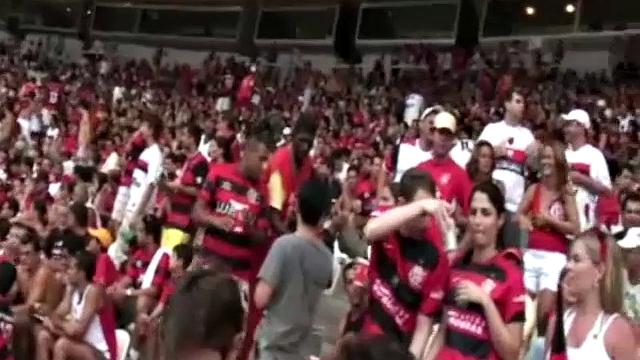 Tommy hooks up with Esteban Paes and Mateus Fogaca in a small locker room. Interaction focus on mutual pleasure.