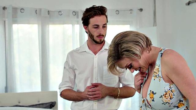 Mature stepmom rides stepson in sinful passionate sex