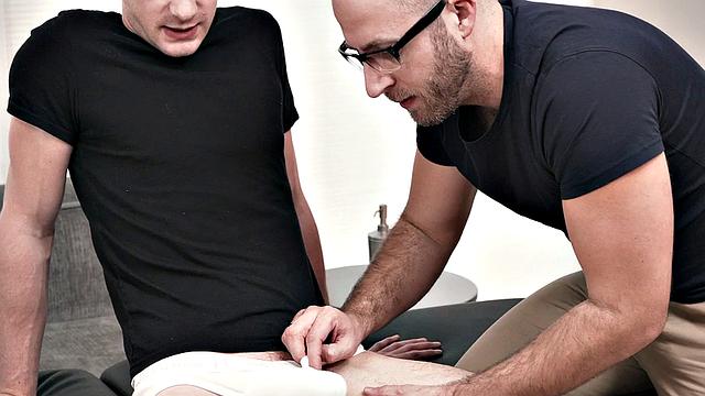 Hairy masseur gaydaddy barebacked by top stud