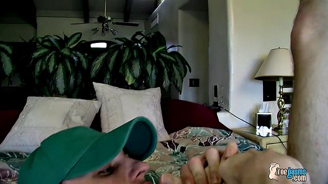 Joey Pirelli Enjoys a Foot Bang in Reverse