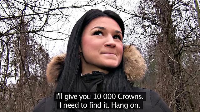 Brunette amateur enjoys deepthroating & getting fucked outdoors