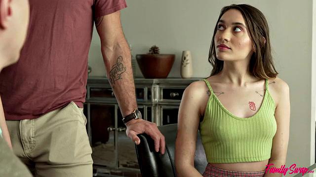 Bad Dad Jokes Lead To A Family Swap Sex - S4:E8