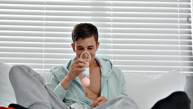 Sexy perverted nympho ebony MILF seduces cumming man