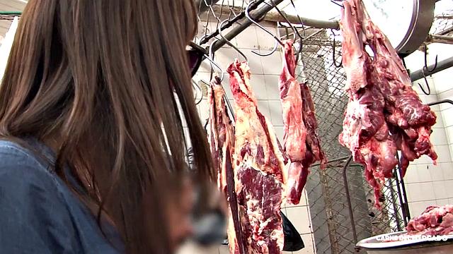 Colombian babe gets facial in pickup and fun