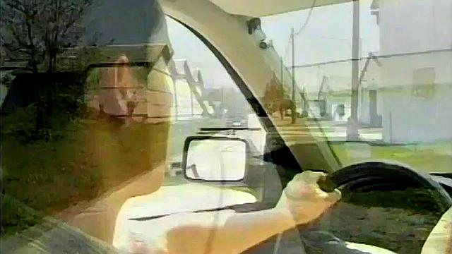 Два жадных гея по очереди трахают друга во все щели