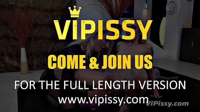Vipissy - Foxies - Lesbian Piss