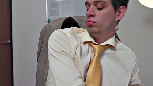 Taboo stud bareback fucks stepbrother till cumshot