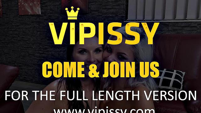 Piss Loving Lesbians Get Soaked