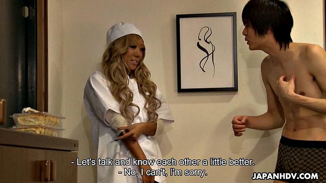 Блондинка Руна показала клиенту, кто тут хозяин и заодно заработала премию