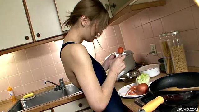 ゆうのお料理、隠し味はザーメン！