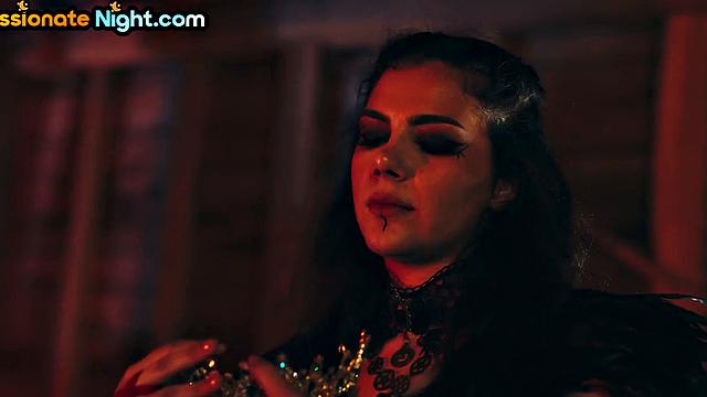 Stunning queen gets muffbanged by vandal in doggy