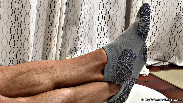 Alec's Foot Voyeur - Alec
