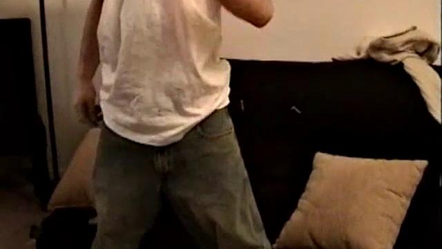 Полли дрочит, мечтая о жёстком мужском сексе