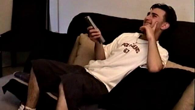 Str8 Paulie Masturbates
