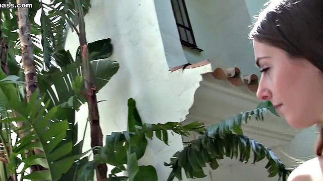 Big cumshot on booty for amateur girlfriend