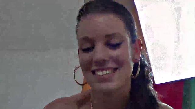 Angie Emerald Gets Sucks and Cum On Her Pussy