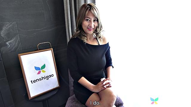 Married Rena Fukiishi is our Japanese amateur model today