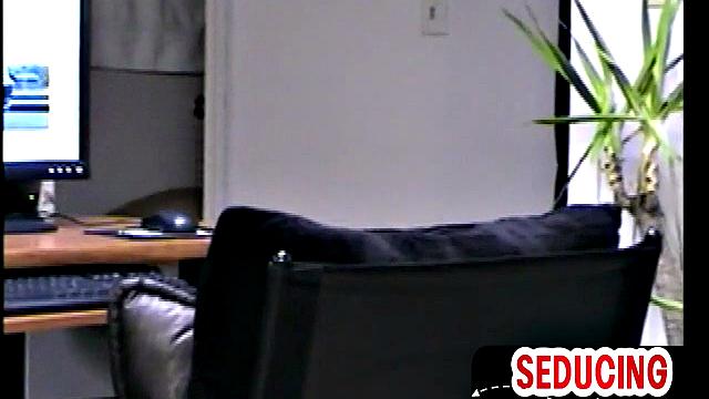 amateur guy enjoys gay blowjob