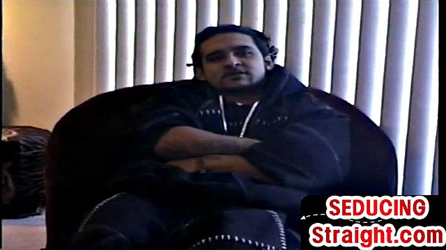 Vintage straight dude gets blowjob from gay