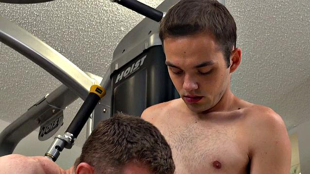 Petite gym twink assfucked by tall handsome DILF