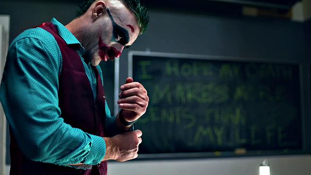 Violet Starr - Joker