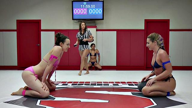 Lesbian Asian wrestler facesits during wrestling round
