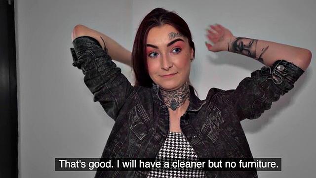 татуированная европеянка отдается за деньги после страстного минета