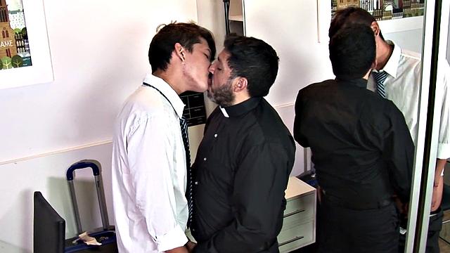 Slim Latino asslicks and barebacks DILF before tasting cum.