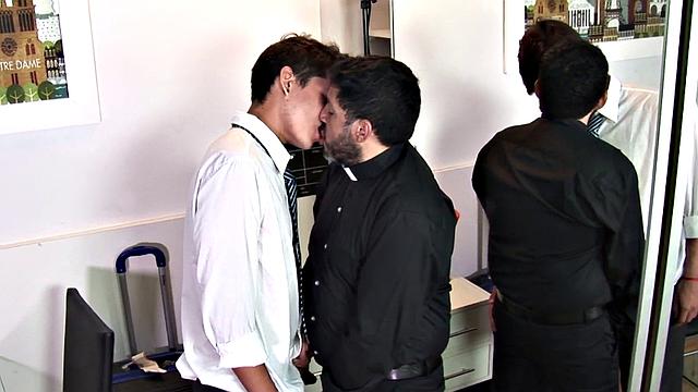 Slim Latino asslicks and barebacks DILF before tasting cum.