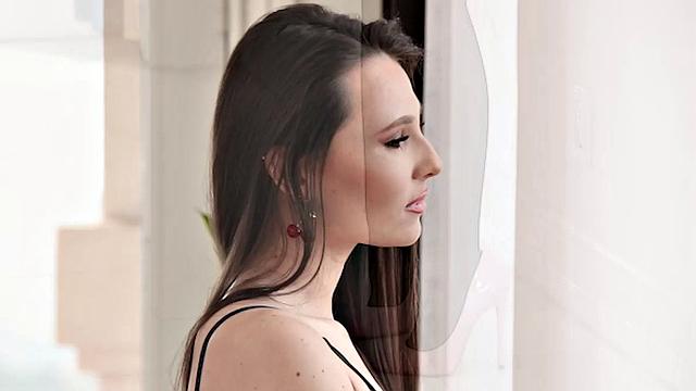 Petite Cherry of the Month Liz Jordan Masturbates with Vibrator