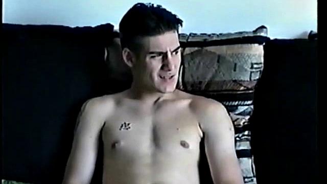 Анальный кунилингус и страсть между двумя мужчинами: Тони в центре внимания мужчины-активиста.